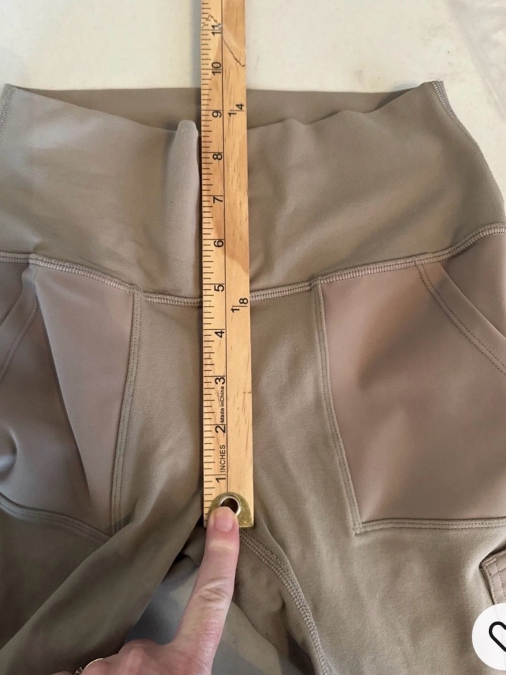 Alo High-Waist Cargo Leggings, Size small tan - Picture 6 of 7
